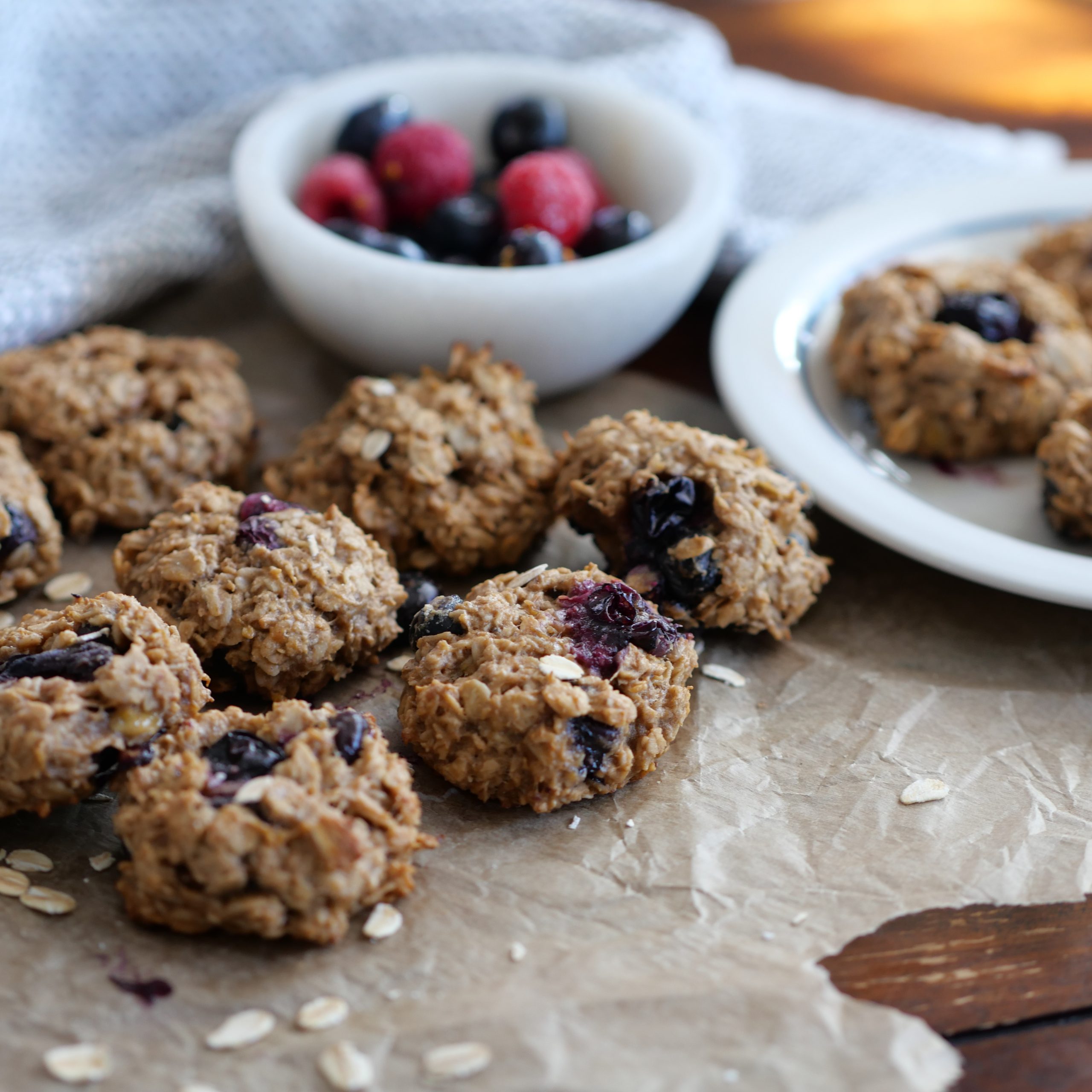 7 Ingredient Banana Blueberry Breakfast Cookies | Healthy Easy Recipes