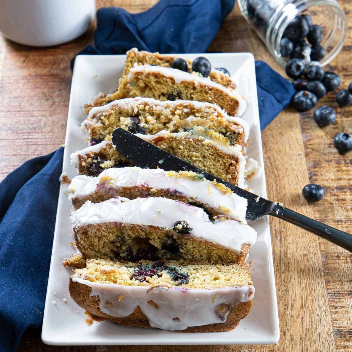 Blueberry Buttermilk Breakfast Cake | The Recipe Critic
