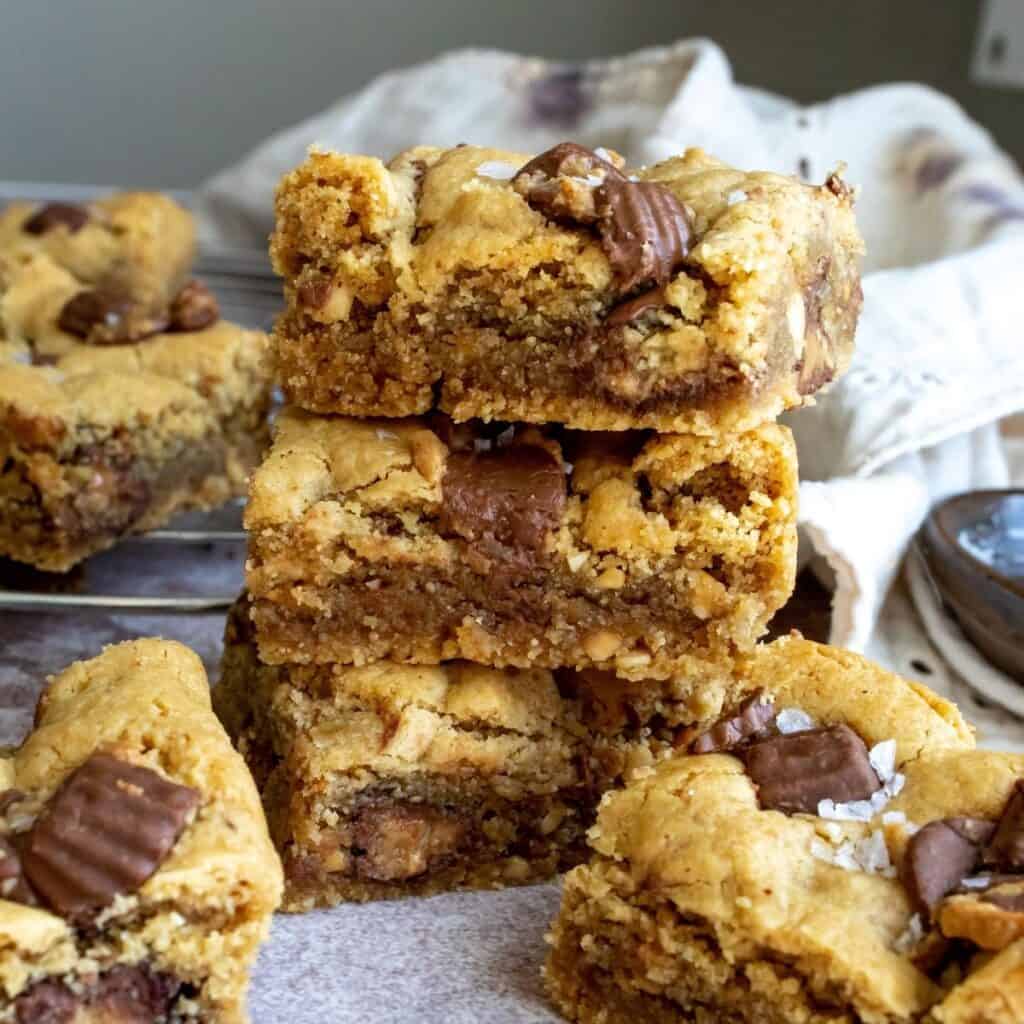 Vegan Peanut Butter Chocolate Chip Cookies